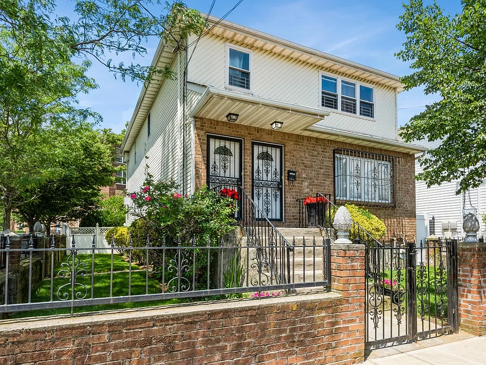 181st St