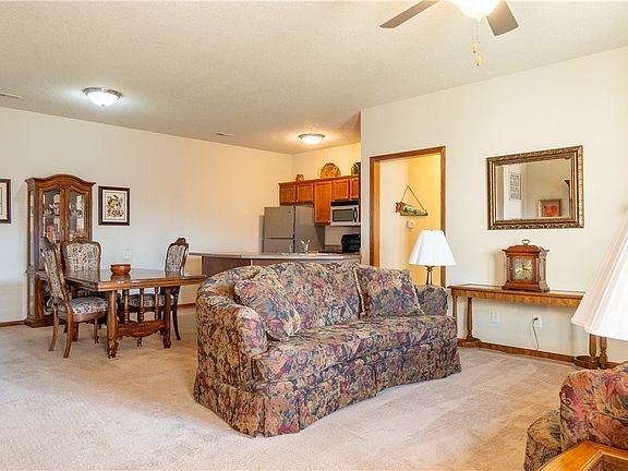 4th image of 2602 NE Oak Dr Unit 7