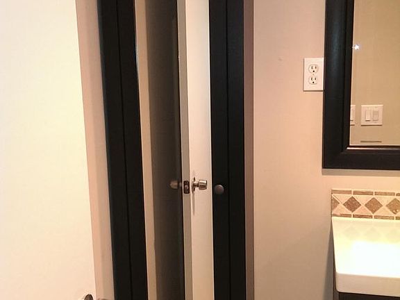 3rd image of 220 Lakeview Dr APT 110
