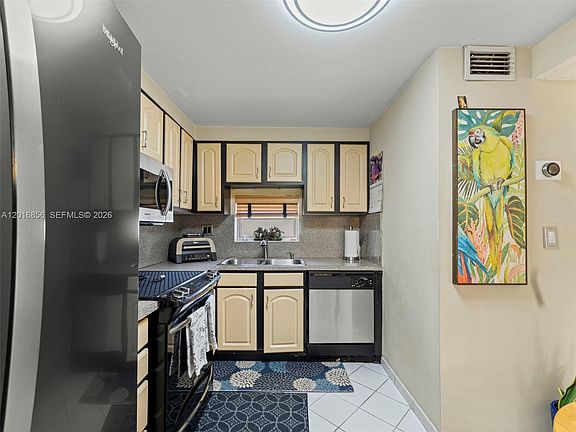 5th image of 9820 S Hollybrook Lake Dr APT 208