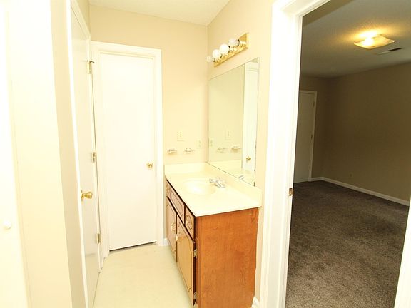 4th image of 3280 Tower Dr APT D