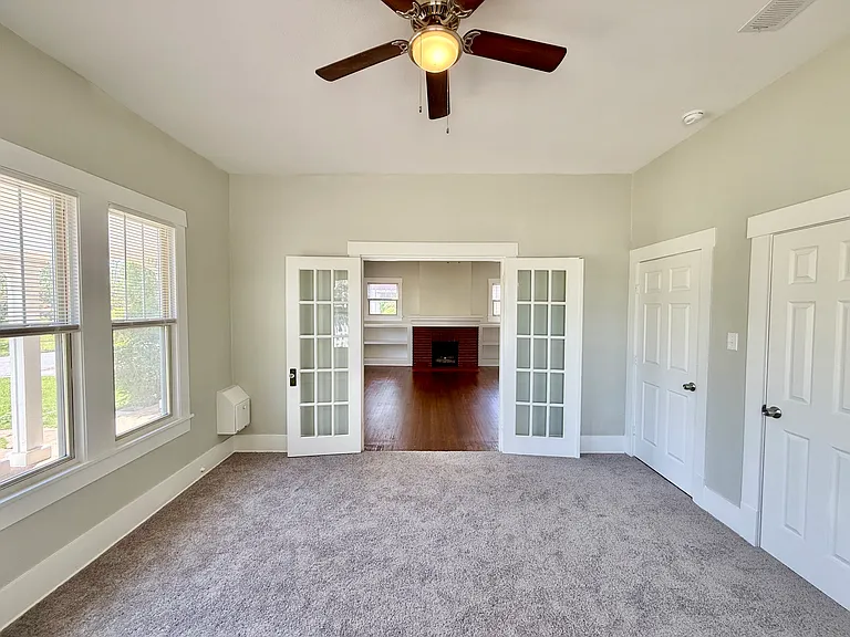 1201 E Lamar St — Photo 13