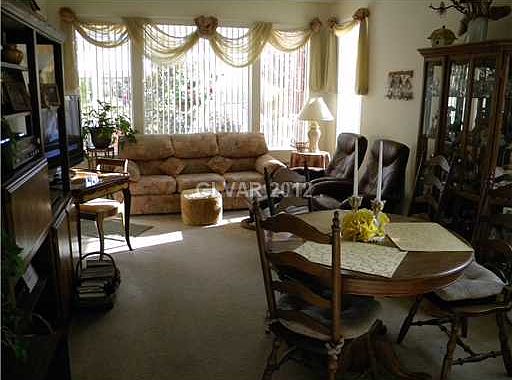 5th image of 10271 Villa Arceno Ave