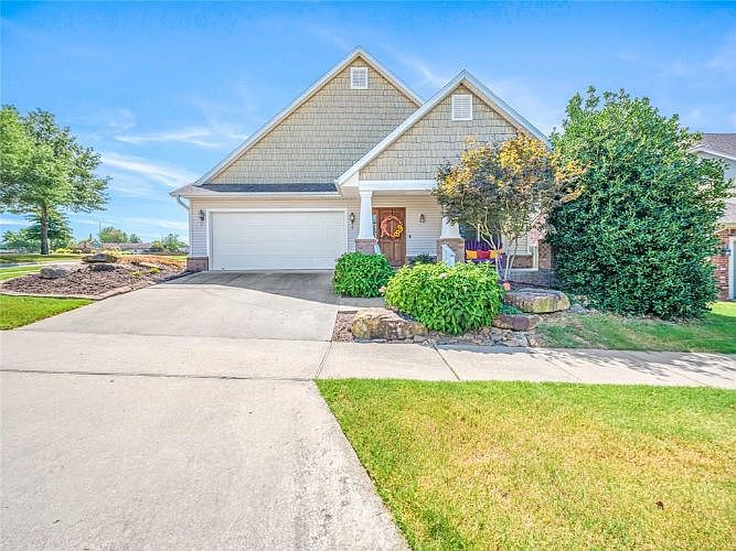 1st image of 1006 NE Carnahan Ct