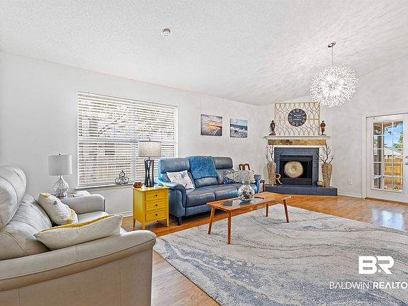 3rd image of 11058 Chablis Ln
