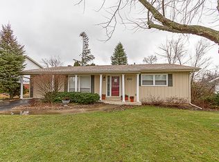 839 Skyline Dr, Barrington, IL 60010