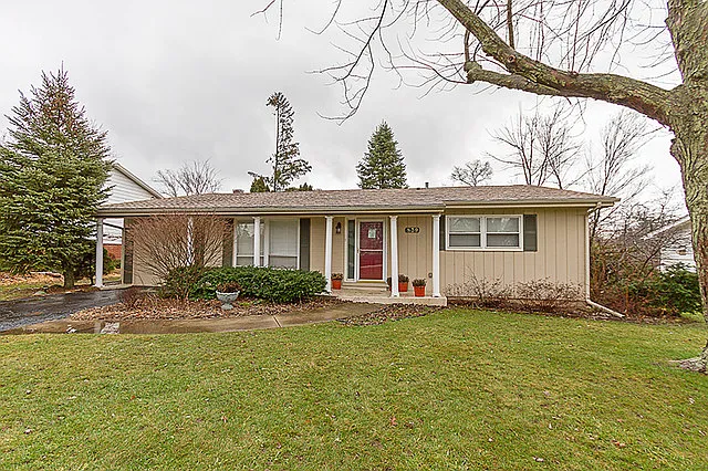 839 Skyline Dr photo 1