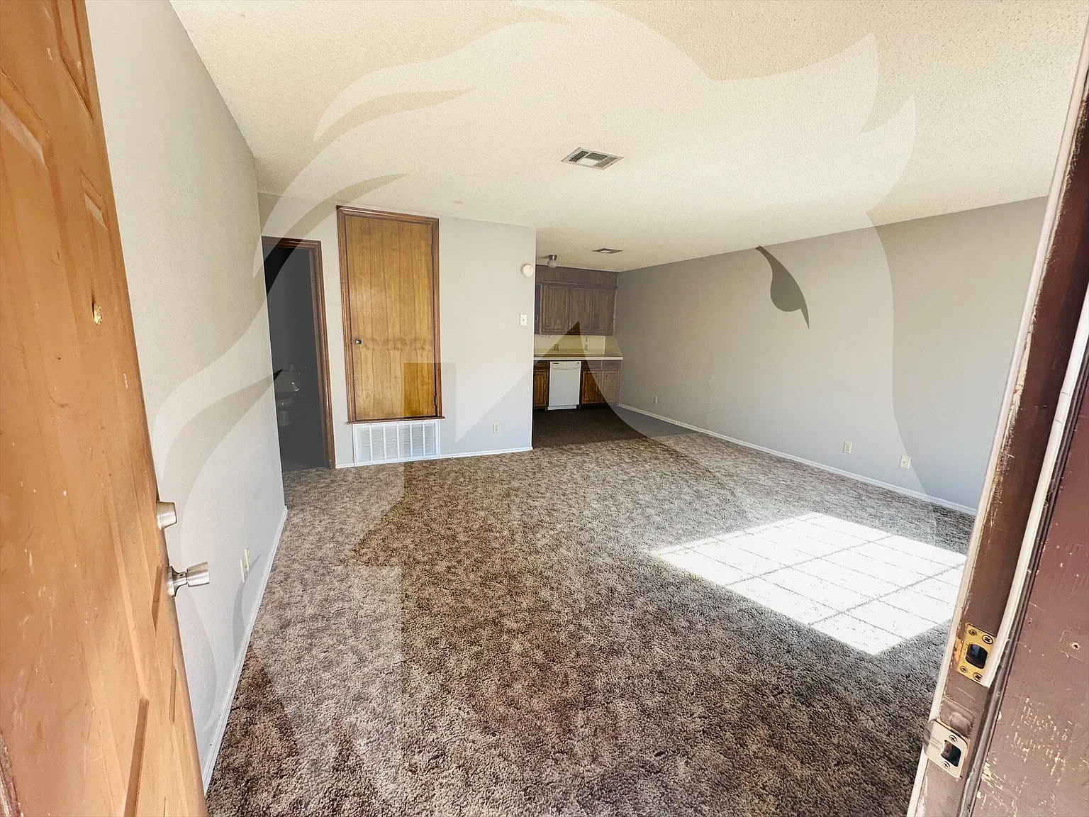 2 bed, 1.0 bath, $625 — Photo 2