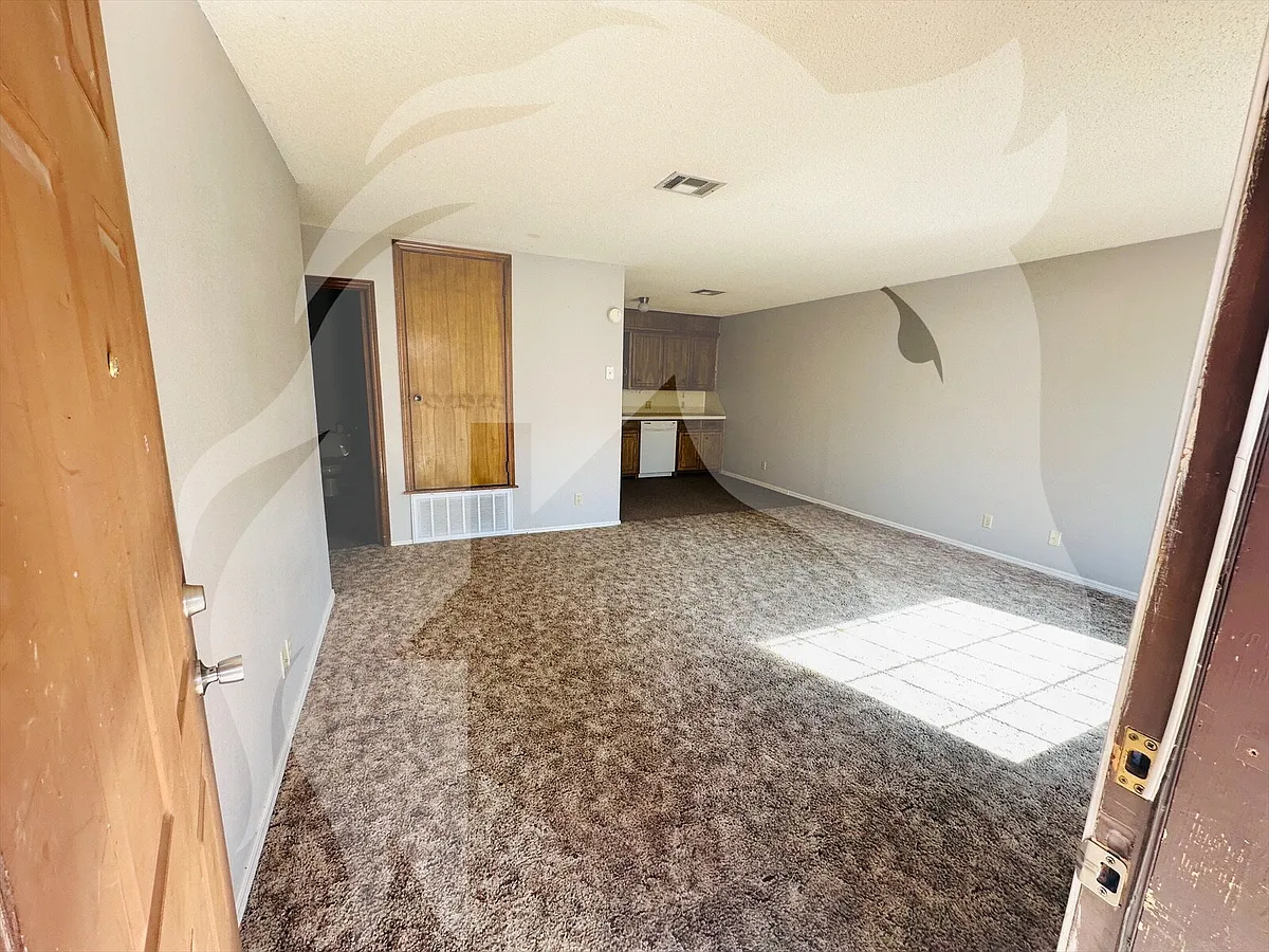 Building Photo - 2426 Webster Ave #6