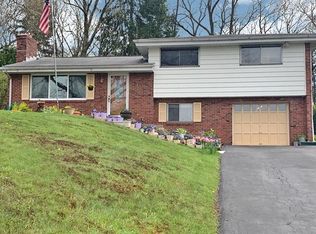 425 Emerald Dr, Pittsburgh, PA