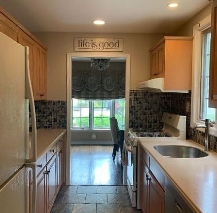 4th image of 53 Stonegate Dr