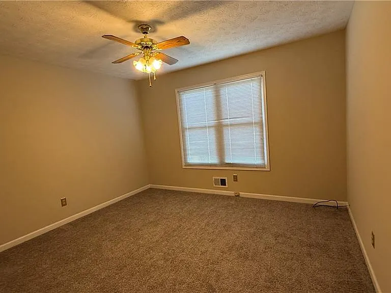 6683 Homestead Rd — Photo 4
