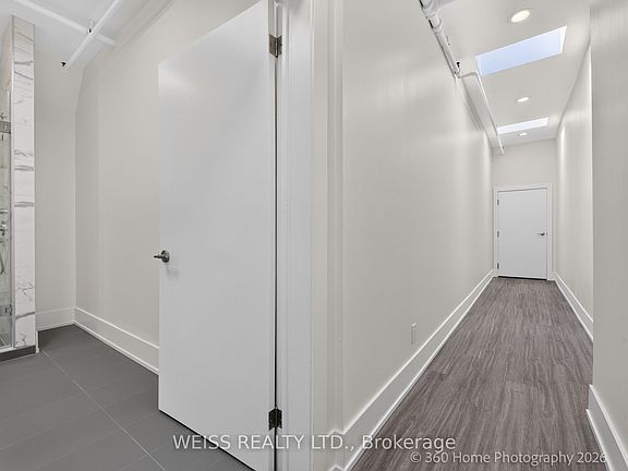 2nd image of 897 Lansdowne Ave #2
