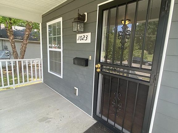 3rd image of 1023 S Hancock St