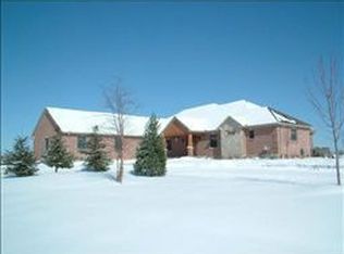 2135 Hollow Oak Dr, Ann Arbor, MI 48103