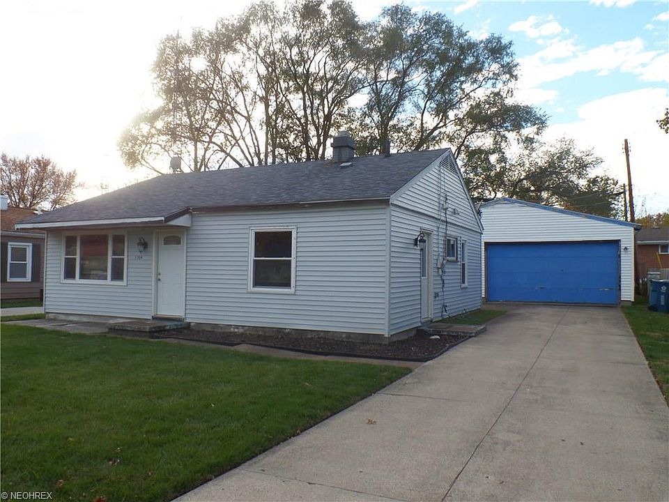 1st image of 1309 E Larchmont Dr