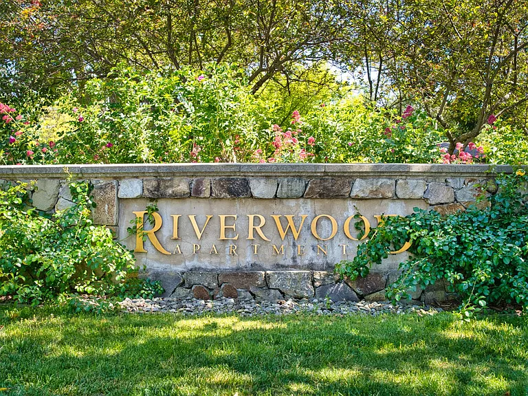 Riverwood Apartments — Photo 9