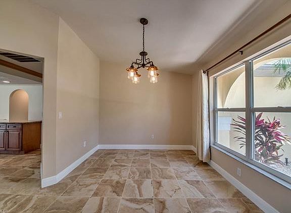 5th image of 2410 SW 43rd St