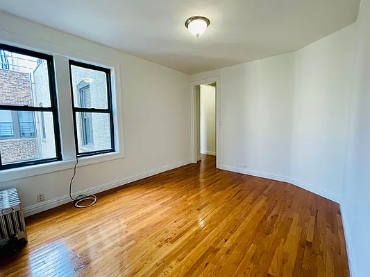 Rented by Mann Maurice A | media 3