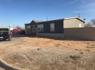 1122 S Walnut St, Pecos, TX 79772
