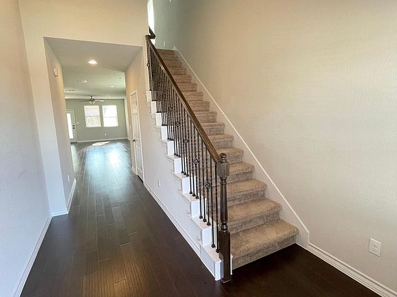 2nd image of 336 Thornless Cir