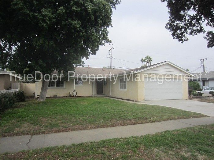 1st image of 932 S Figueroa St