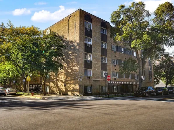 5100 N Sheridan Rd APT 404, Chicago, IL 60640