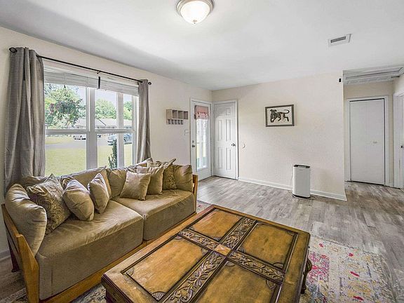 4th image of 7827 Montego Dr