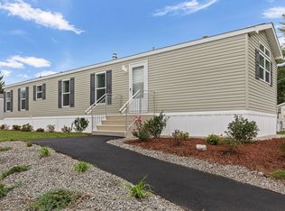 10 Willow Rd, Newton, NH 03859