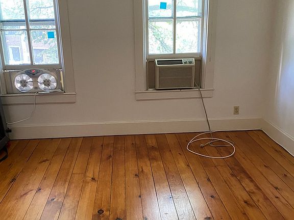 2nd image of 1122 Ontario St