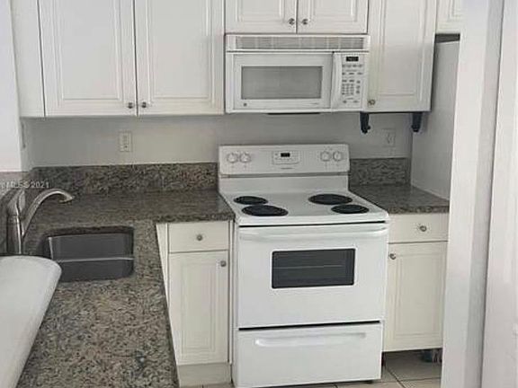 2nd image of 3395 NE 13th Circle Dr