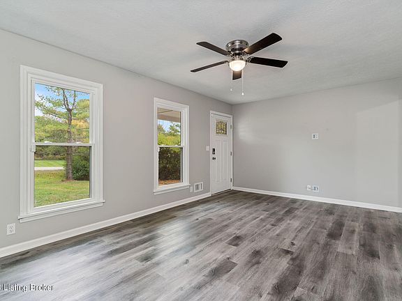 3rd image of 222 Kentucky Ct