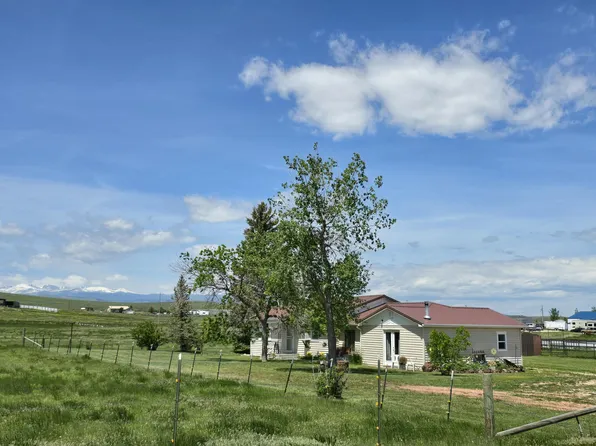 30 Pioneer Rd, Buffalo, WY 82834