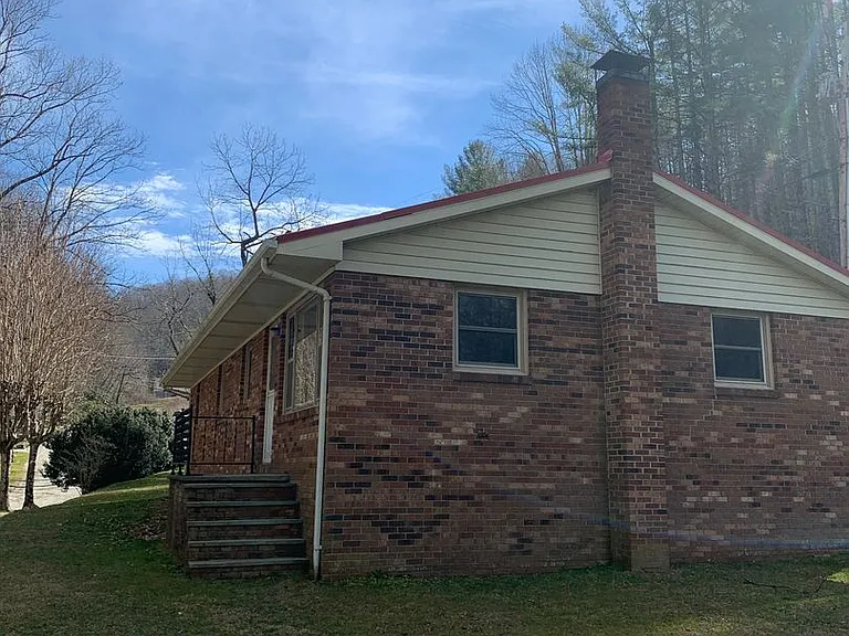 554 Love Hollow Rd — Photo 4