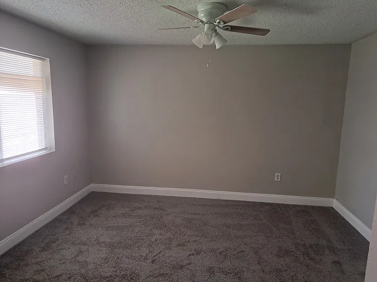 126 Foxbriar St — Photo 4