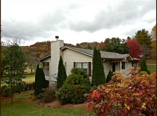 14 Mint Lake Rd, Franklin, NC 28734