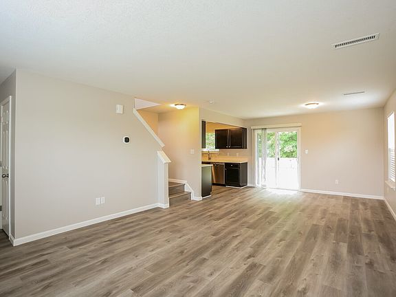 5th image of 3423 Grove Berry Ln