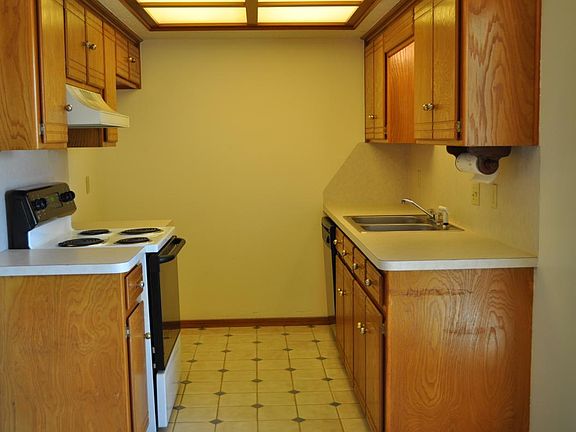 3rd image of 701 N Willowbranch Way
