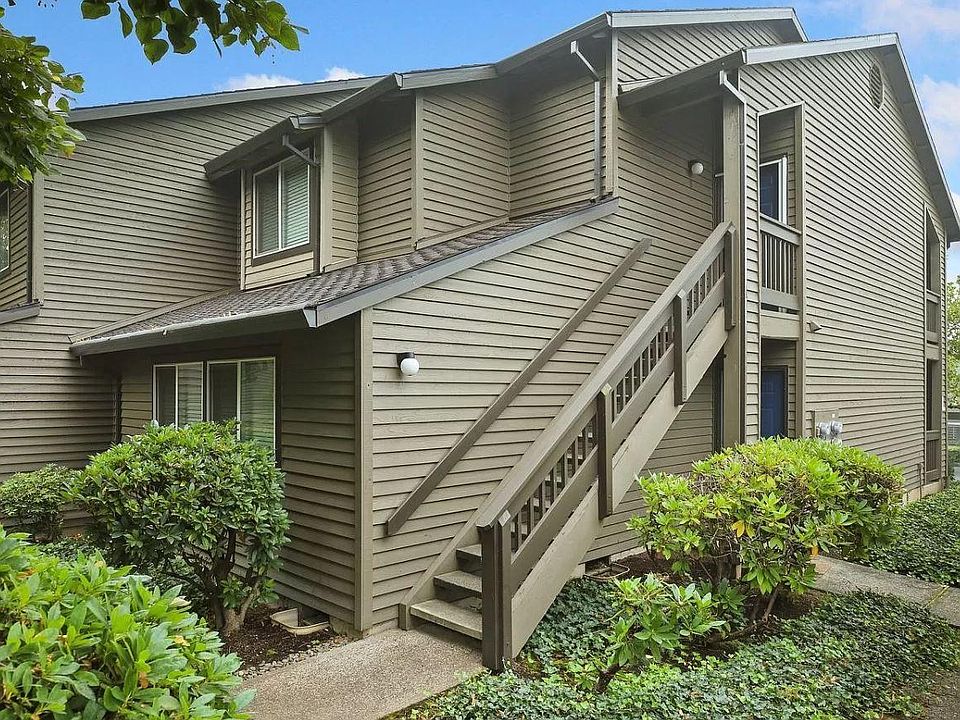 Lower Level Unit Entrance