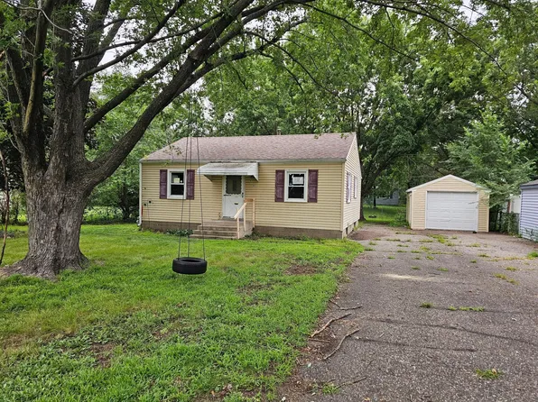 10913 4th St NE, Blaine, MN 55434