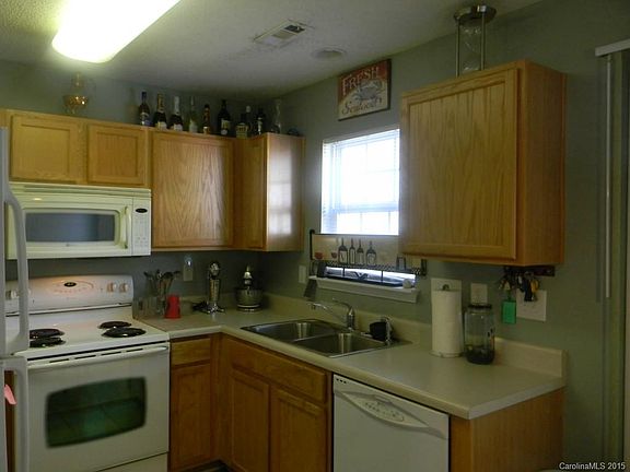 5th image of 132 Mangum Cir #132