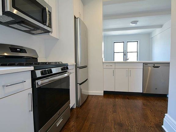 4th image of 25 W 68th St #6C