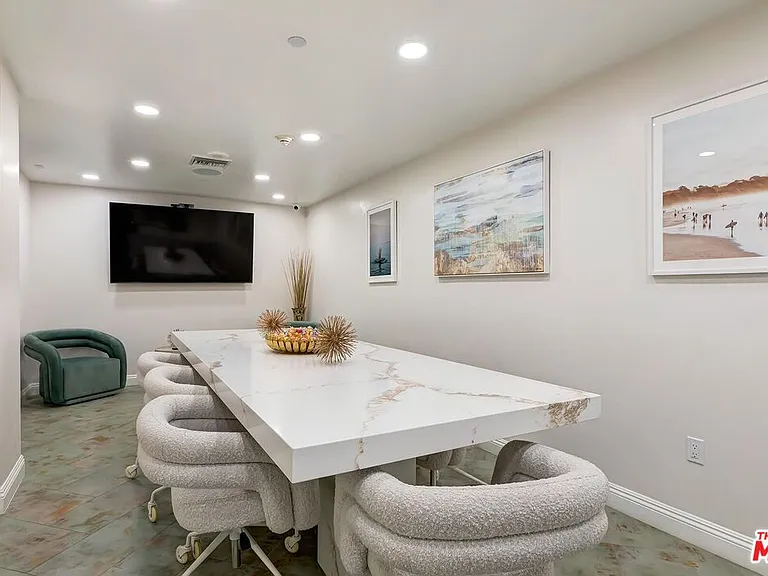 10520 Wilshire Blvd #1207 — Photo 40