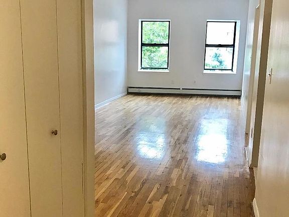 2nd image of 135 Edgecombe Ave APT 2A