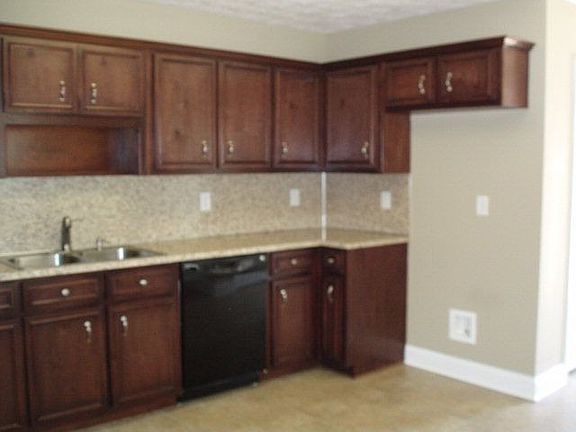 4th image of 20 Lee Road 0530