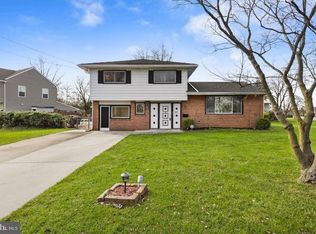 541 Hollywood Dr, Magnolia, NJ 08049