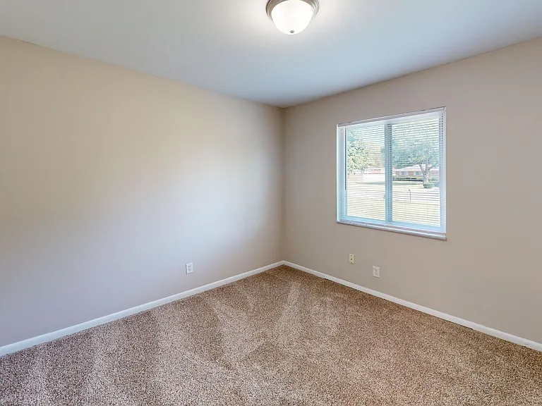 Aspen Pointe Apartments — Photo 35