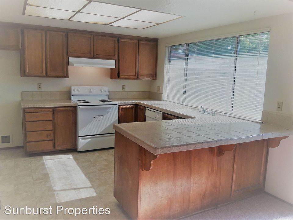 1st image of 4588 Seawind Dr