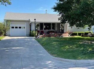 547 Park St, Phillipsburg, KS 67661