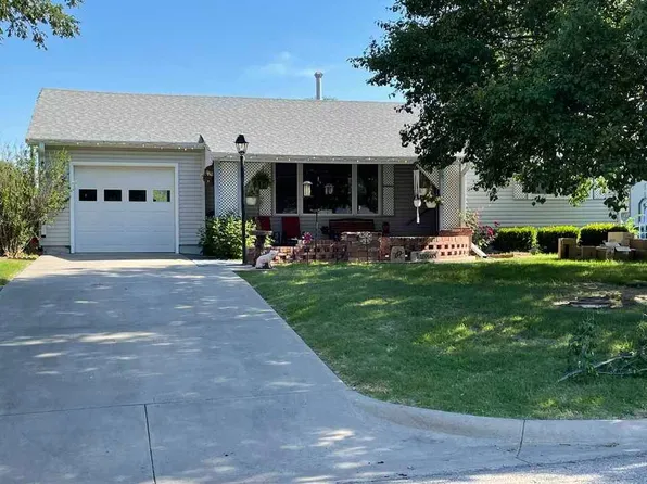 547 Park St, Phillipsburg, KS 67661